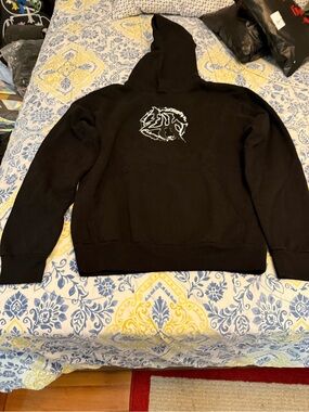 Lost Hills Men’s Fleece Hoodie with White Abstract Graphic
